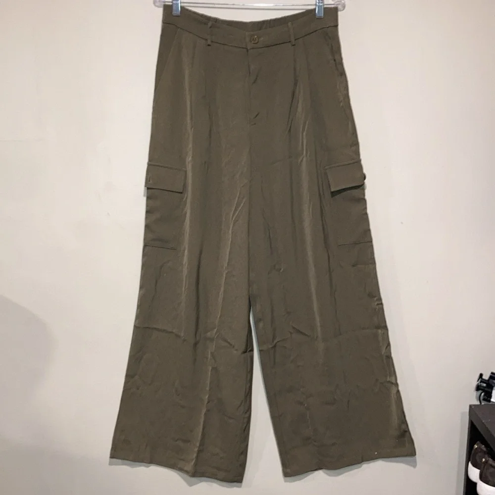 Wide Leg Cargo Pants Size 14 NWOT - Picture 1 of 3